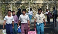 Myanmar melepaskan semua tahanan politik