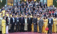 Presiden Vietnam, Truong Tan Sang melakukan pertemuan dengan badan-badan usaha kecil dan menegah
