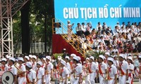 Kira-kira 1000 orang ikut serta pada Hari Pesta Pengurus Barisan Anak Pioner kota Ho Chi Minh tahun 2014