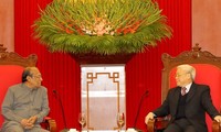 Sekjen KS PKV, Nguyen Phu Trong menerima Sekjen Partai Komunis Sri Lanka
