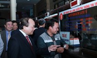 Deputi PM Vietnam, Nguyen Xuan Phuc mengunjungi beberapa badan usaha