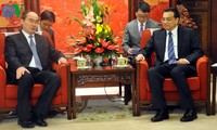 Ketua Pengurus Besar Front Tanah Air Vietnam, Nguyen Thien Nhan beraudiensi kepada PM Tiongkok, Li Keqiang
