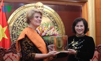 Wakil Ketua MN Vietnam, Nguyen Thi Kim Ngan memperoleh penghargaan kemanusiaan UNICEF