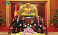 Ketua MN Vietnam, Nguyen Sinh Hung menerima delegasi tingkat tinggi Parlemen Laos