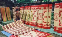 Memperkenalkan desa menenun tikar tradisional Nga Son 