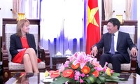 Deputi PM, Menlu Vietnam, Pham Binh Minh menerima Wakil Ketua Parlemen Jerman, Edelgard Bulmahn