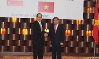 Singapura mengimbau kepada badan usaha supaya memanfaatkan kesempatan bisnis di Vietnam