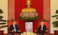 Sekjen KS PKV, Nguyen Phu Trong menerima Presiden Azerbaijan, Ilham Aliyev