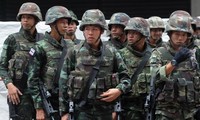 Thailand menggelarkan serdadu dan polisi untuk mencegah demonstrasi