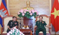 Delegasi Biro Personalia Kementerian Pertahanan Kerajaan Kamboja mengunjungi Vietnam