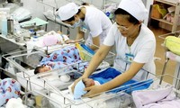 Dunia menilai tinggi Vietnam dalam pekerjaan merawat kesehatan Ibu dan anak-anak