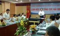 PM Vietnam, Nguyen Tan Dung melakukan temu kerja dengan para pemimpin teras Direktorat Jenderal Beacukai