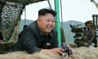 RDR Korea melakukan latihan menembak meriam
