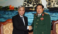 Jenderal Phung Quang Thanh menerima Sekretaris Harian Kemhan Singapura
