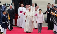 Paus Fransiskus mengirim pesan damai ke dua bagian negeri Korea