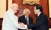 Presiden Truong Tan Sang menerima para pakar teori Marksisme dari Mesir dan Belgia