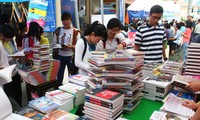 Pesta buku “Hanoi – kota demi perdamaian”