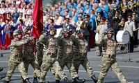 Ukraina mengadakan acara parade militer pada Hari Kemerdekaan