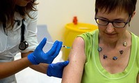 Inggris melakukan uji coba vaksin anti Ebola pada manusia