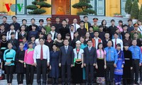 Presiden Vietnam, Truong Tan Sang melakukan pertemuan dengan 78 pelajar etnis minoritas yang tipikal