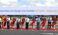 Membuka jalur penerbangan Phu Quoc-Singapura