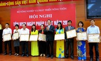 Instansi pertanian menyambut “Hari Undang-Undang Vietnam”