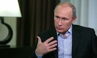 Presiden Rusia, Vladimir Putin menegaskan bahwa Rusia tidak terisolasi