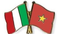 Menciptakan syarat yang kondusif bagi badan-badan usaha Italia untuk melakukan investasi di Vietnam