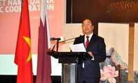 Deputi PM Nguyen Xuan Phuc menghadiri Forum kerjasama ekonomi Vietnam-Qatar dan Hari-hari Vietnam di Qatar tahun 2014