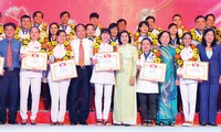 Kota Ho Chi Minh menyampaikan hadiah Pham Ngoc Thach ke-4