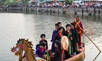 Provinsi Bac Ninh: para wisatawan berduyun-duyun mengunjungi Pesta adat Lim