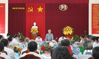 Sekjen KS PKV, Nguyen Phu Trong: melakukan industrialisasi pertanian untuk mengembangkan ekonomi provinsi Tra Vinh