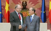 Ketua MN Vietnam, Nguyen Sinh Hung menerima Wakil Ketua Parlemen Eropa
