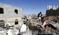 Pasukan aliansi Arab melakukan serangan udara terhadap bandar udara internasional di Ibukota Yaman