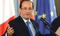 Presiden Perancis, Francois Hollande mengunjungi Kuba