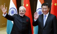 Presiden Tiongkok, Xi Jinping melakukan pertemuan dengan PM India
