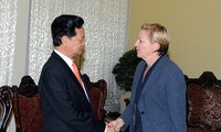 PM Vietnam, Nguyen Tan Dung menerima Presiden merangkap Direktur Utama Grup Dupont
