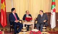  Vietnam ingin memperkuat hubungan persahabatan dan kerjasama di banyak bidang dengan Aljazair