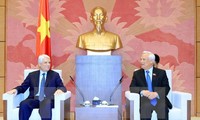 Wakil Ketua MN Vietnam, Uong Chu Luu menerima Menteri Hukum Aljazair