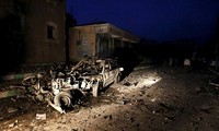 IS melakukan serangan bom terhadap Ibukota Yaman, sehingga menimbukan sedikit-dikitnya 50 korban