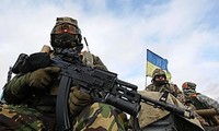 Bentrokan meningkat di Ukraina Timur sebelum perundingan 4 fihak di Paris