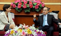 Ketua Pengurus Besar Front Tanah Air Vietnam, Nguyen Thien Nhan menerima Duta Besar Luar Biasa dan Berkuasa Penuh Swiss dan Duta Besar Italia