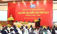 PM Vietnam, Nguyen Tan Dung menghadiri Kongres Komite Partai Kantor Pemerintah, masa bakti 2015-2020