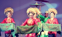 Memperkenalkan berbagai tari dari 4 negara ASEAN: Laos, Thailand, Kamboja dan Indonesia