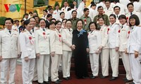 Wakil Presiden Vietnam, Nguyen Thi Doan melakukan pertemuan dengan 80 tipikal dari pasukan keamanan publik rakyat