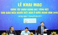 Kursus penataran pengajaran bahasa Vietnam untuk guru orang Vietnam di luar negeri