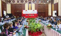 Lokakarya ke-8 tentang pertukaran pengalaman antara Kantor Parlemen Vietnam dan Laos