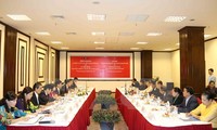 Vietnam dan Laos memperkuat kerjasama di bidang pekerjaan etnis