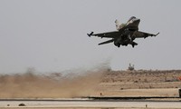 Israel melakukan serangan udara terhadap Jalur Gaza
