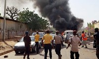 Terjadi serangan bom di Nigeria, sehingga menimbulkan kira-kira 100 orang
